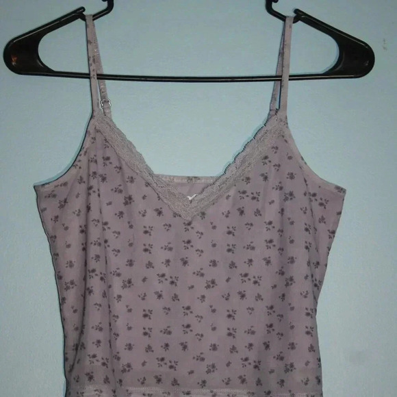 Hollister Camisole with Lace Lilac Floral Print - Picture 2 of 14